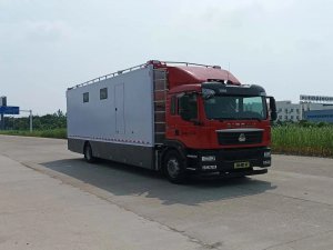 重汽汕德卡应急保障淋浴车
